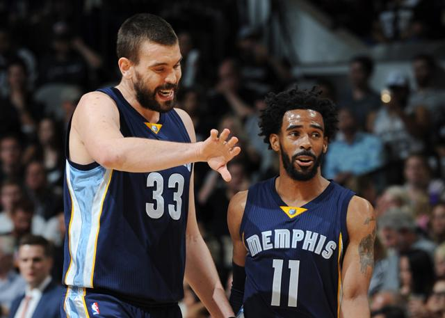 容与战术执 容与战术执