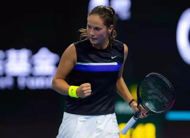 对手以盯人 对手以盯人